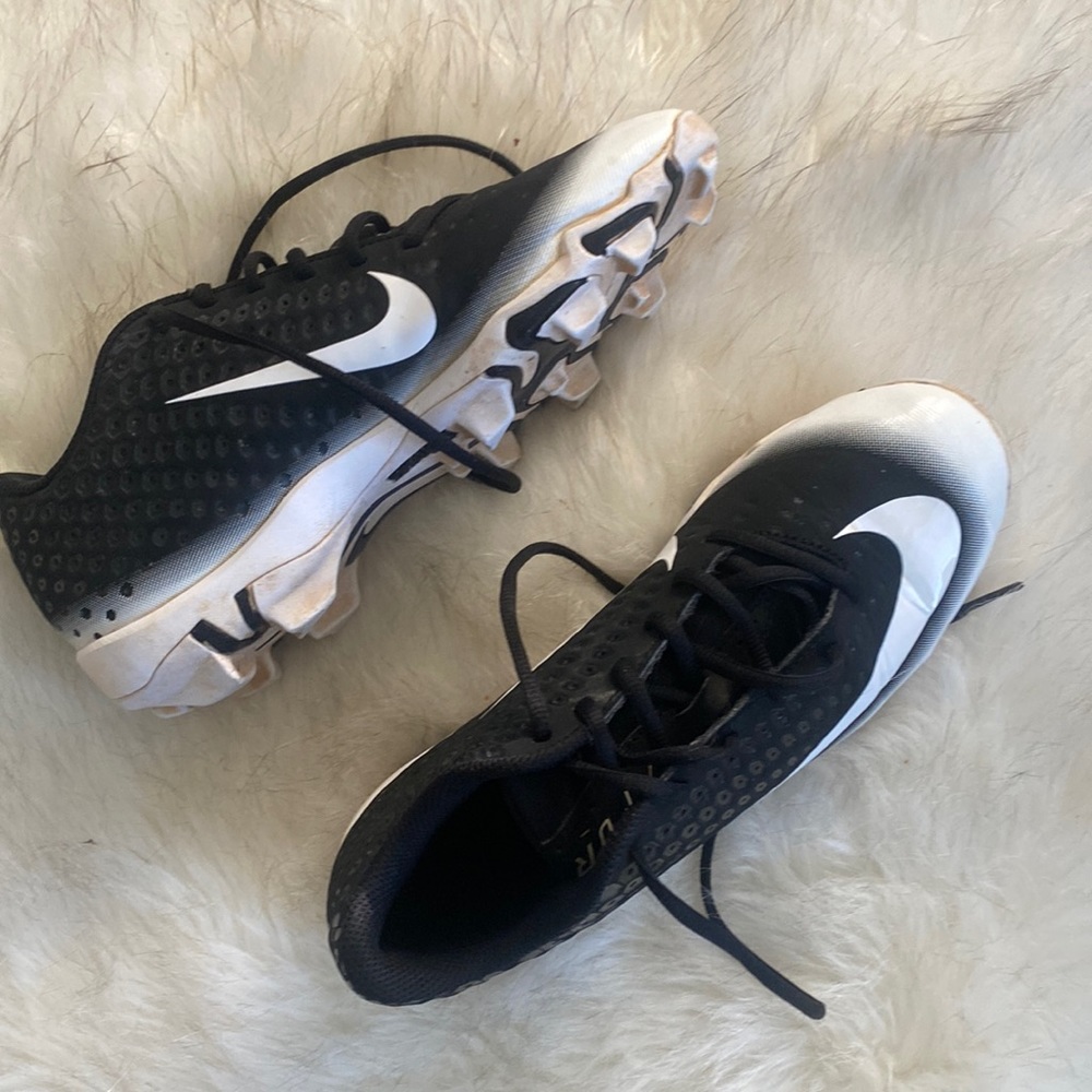 Nike Fast Flex Vapor Molded Cleats Size 7.5 US Black & White AO7945-003 Low Top